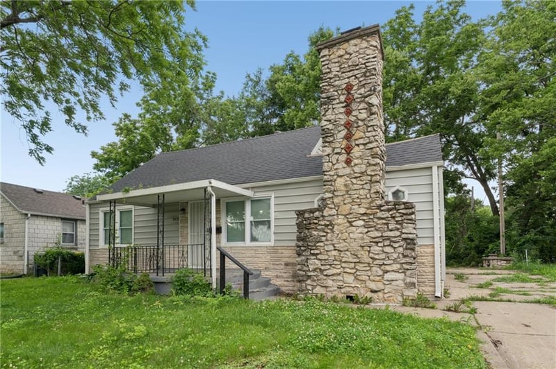 2428 Oakley Ave, Kansas City, MO 64127