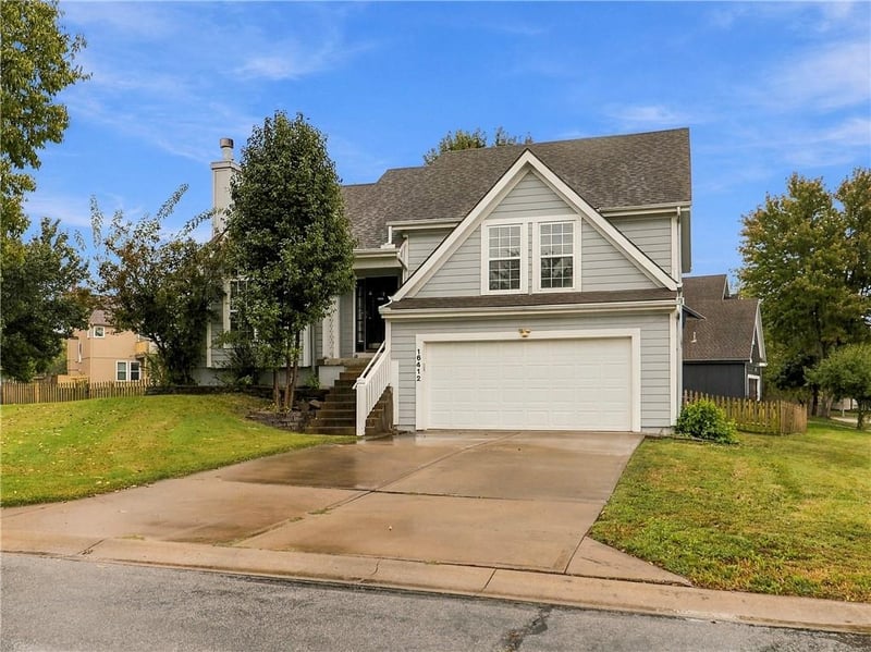 16412 W 157th Ter, Olathe, KS 66062