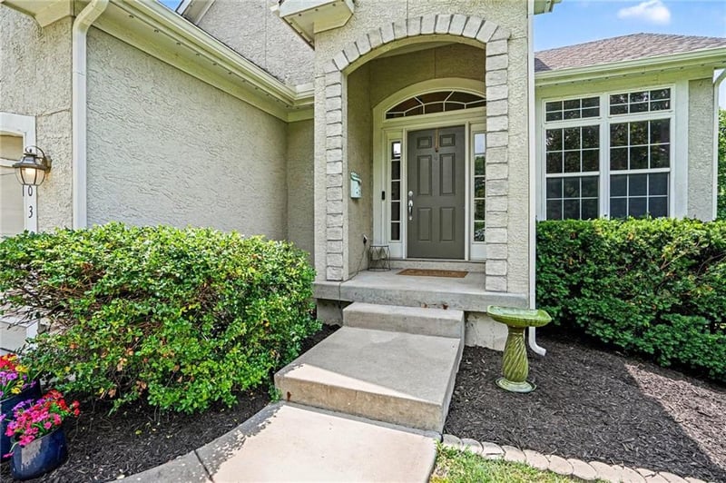 703 E 109th St, Kansas City, MO 64131