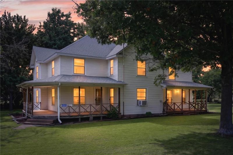 406 N Center Ave, Parker, KS 66072
