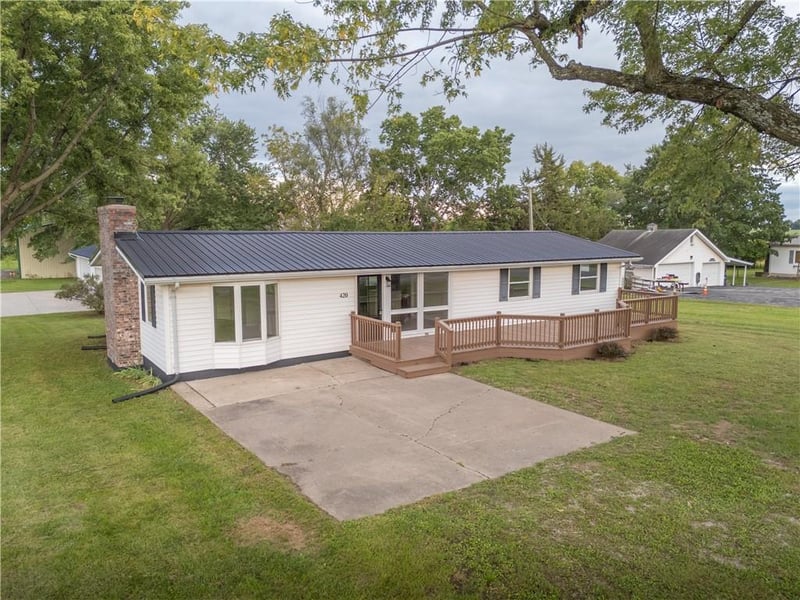 420 S 8th St, Breckenridge, MO 64625