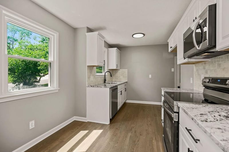 4921 Briar St, Roeland Park, KS 66205