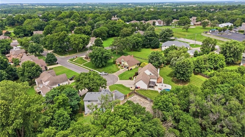 518 Edgewood Dr, Warrensburg, MO 64093
