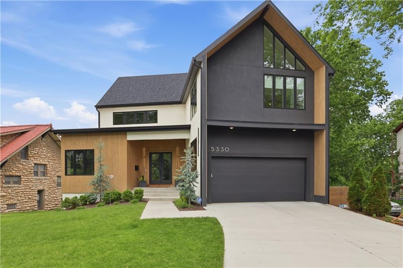 5330 Oak St, Kansas City, MO 64112