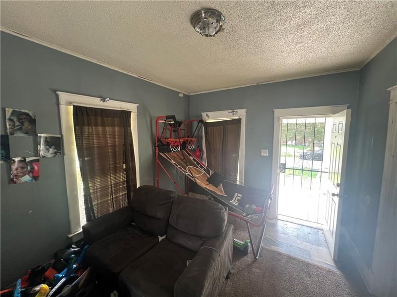 8000 Wayne Ave, Kansas City, MO 64131