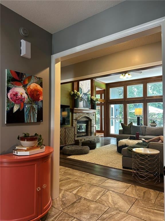 606 Harborview Dr, Smithville, MO 64089