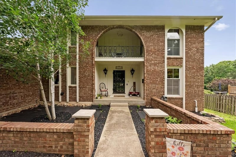 11818 Central St, Kansas City, MO 64114