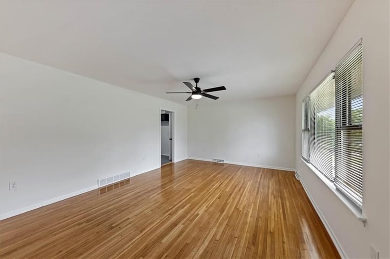 5416 Agnes Ave, Kansas City, MO 64130