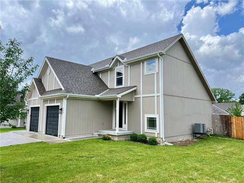 500 W Lawrence Ave, Spring Hill, KS 66083