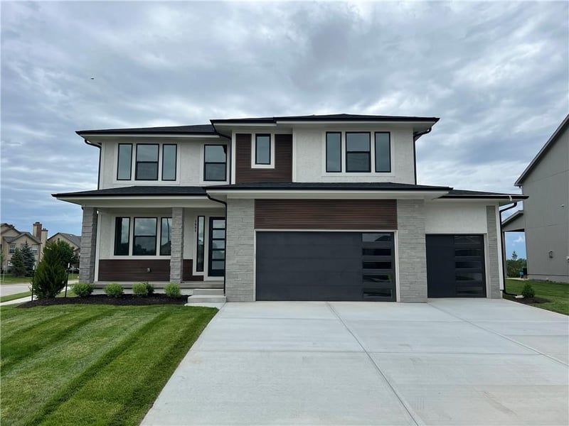 1720 SW Arbor Park Dr SW, Lee's Summit, MO 64082
