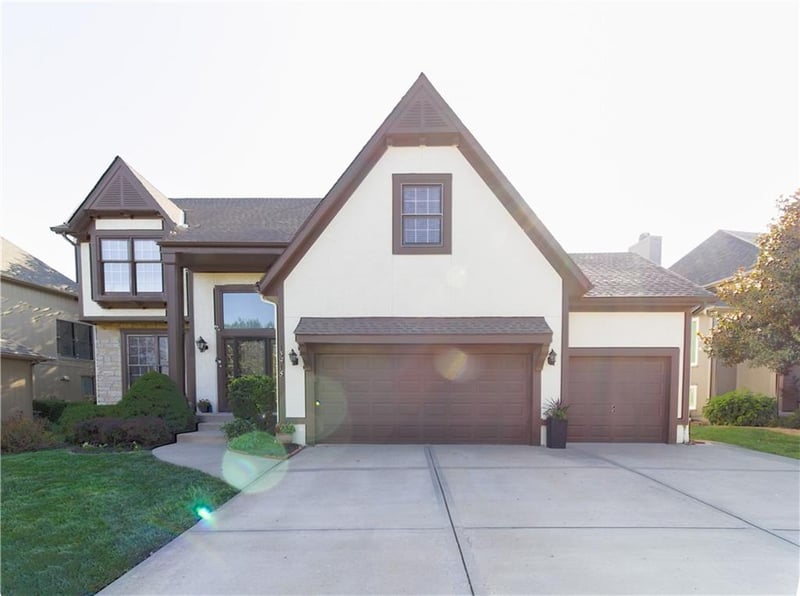 13918 Parkhill St, Overland Park, KS 66221