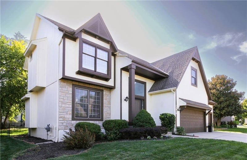 13918 Parkhill St, Overland Park, KS 66221