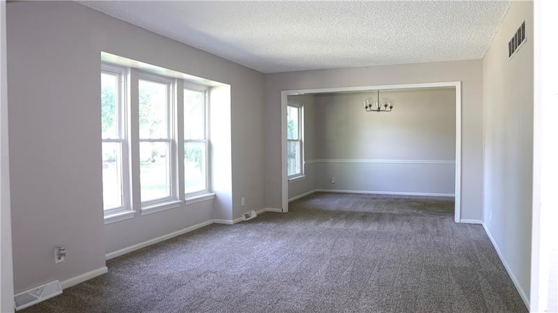 7732 Westgate Dr, Lenexa, KS 66216