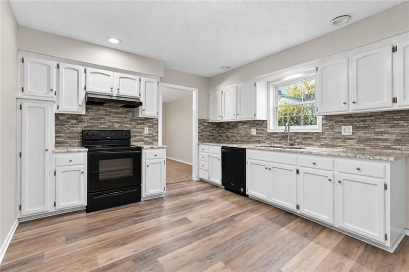 7732 Westgate Dr, Lenexa, KS 66216