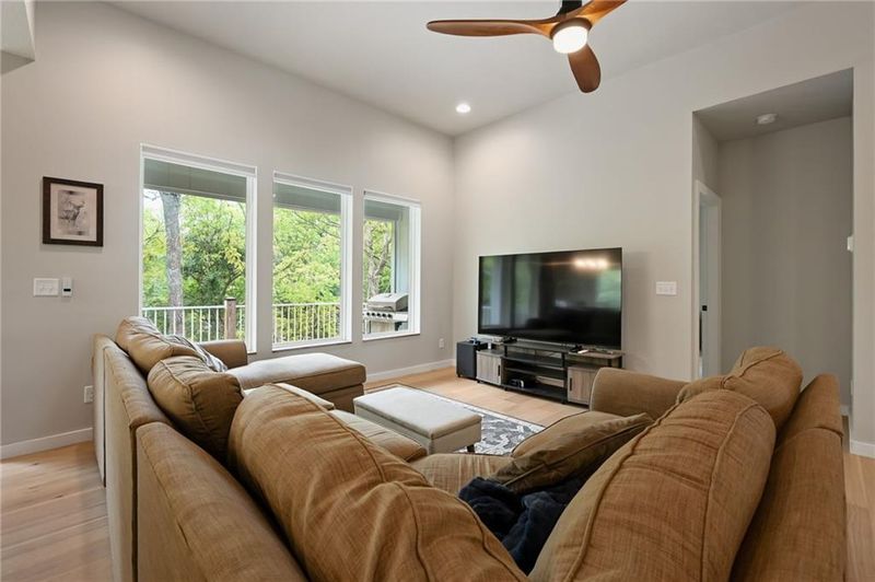 801 Colonial Dr, Pleasant Hill, MO 64080