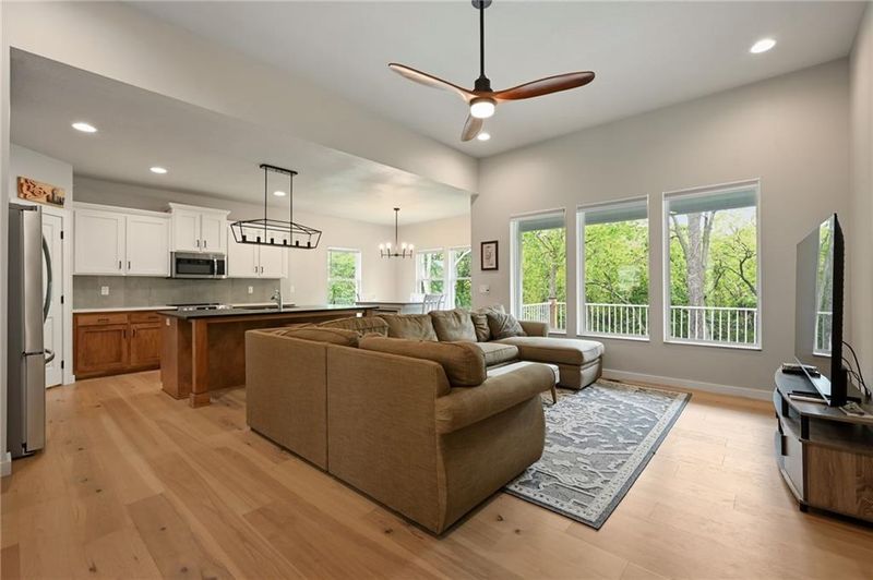 801 Colonial Dr, Pleasant Hill, MO 64080