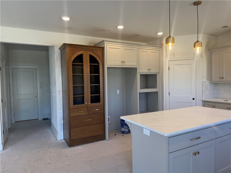 3024 NE 102nd St, Kansas City, MO 64155