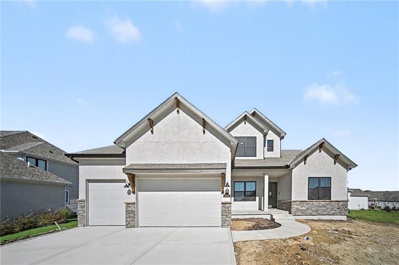 3024 NE 102nd St, Kansas City, MO 64155