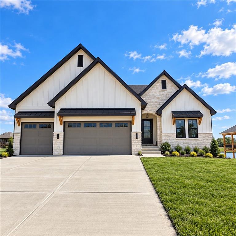2335 Foxtail Dr, Kearney, MO 64060
