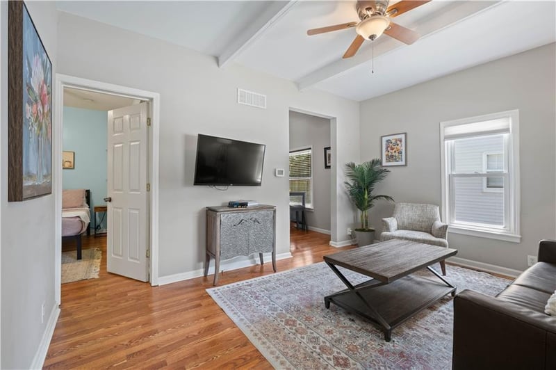 4409 Bell St, Kansas City, MO 64111