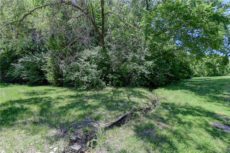 11511 Ridge Dr, Independence, MO 64054
