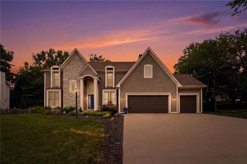 1325 Inverness Dr, Lawrence, KS 66049