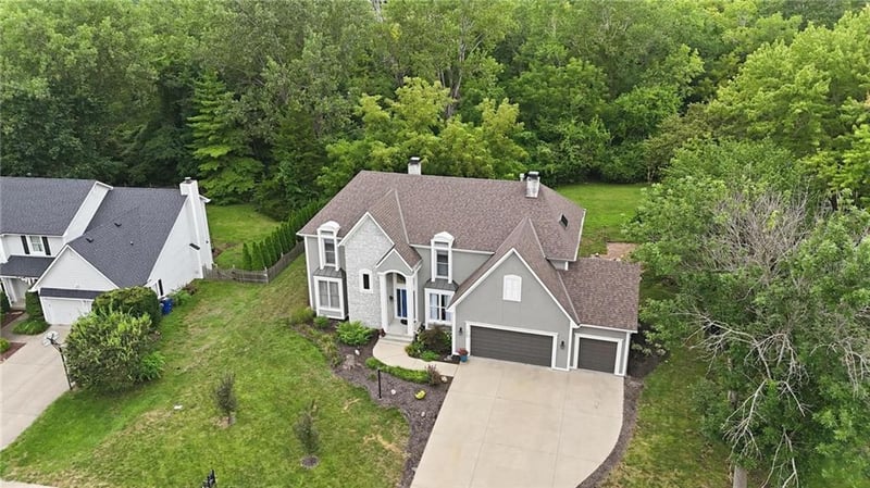 1325 Inverness Dr, Lawrence, KS 66049
