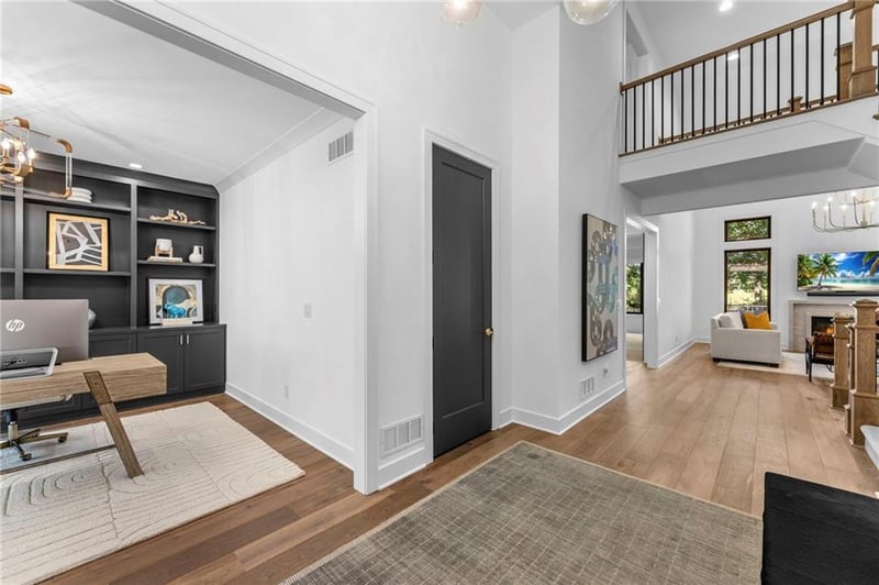 7942 Reinhardt Ln, Prairie Village, KS 66208