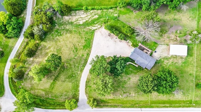 22670 W 246th St, Paola, KS 66071
