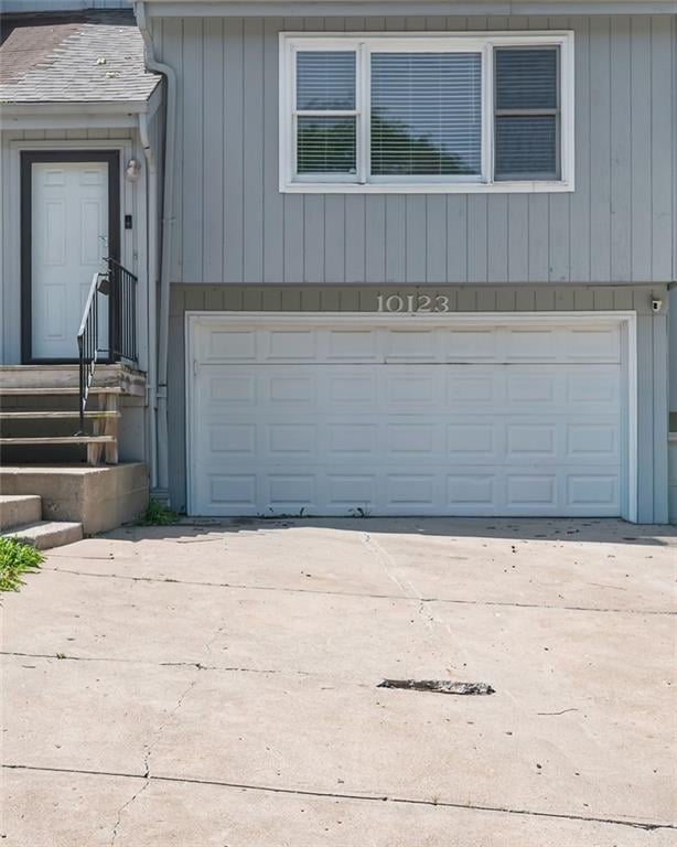 10123 Steele Rd, Kansas City, KS 66111