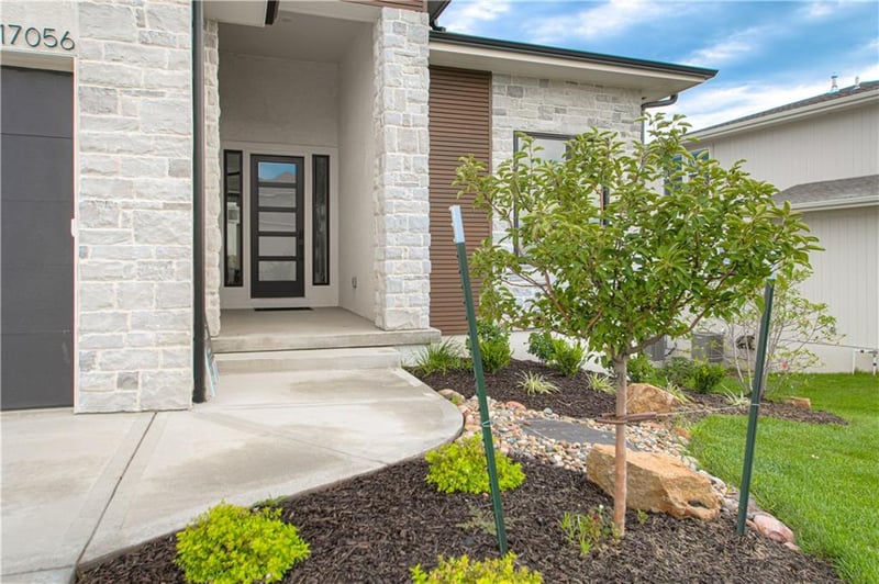 17056 W 172nd Ter, Olathe, KS 66062