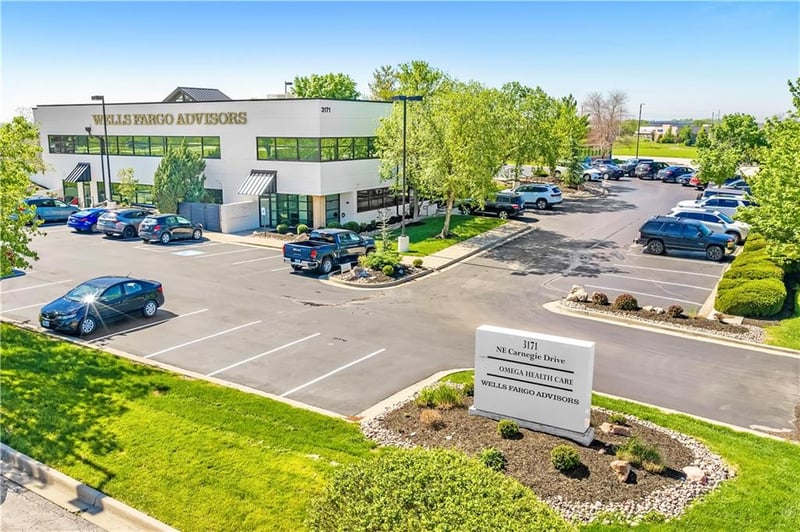 3171 Carnegie Dr, Lee's Summit, MO 64064