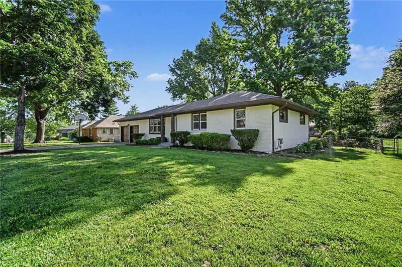 11123 Grand Ave, Kansas City, MO 64114