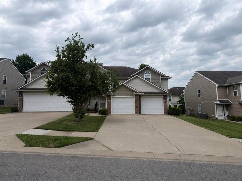 10549 E 46th St, Kansas City, MO 64133