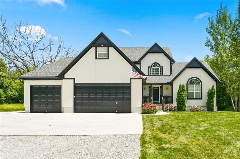 16901 E 215th St, Peculiar, MO 64078