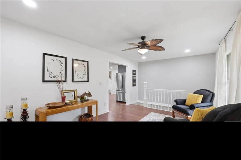 2526 Queen Ridge Dr, Independence, MO 64055