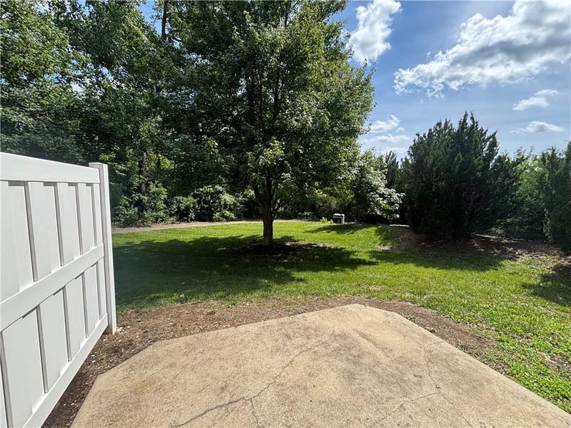 21154 Millridge St, Spring Hill, KS 66083