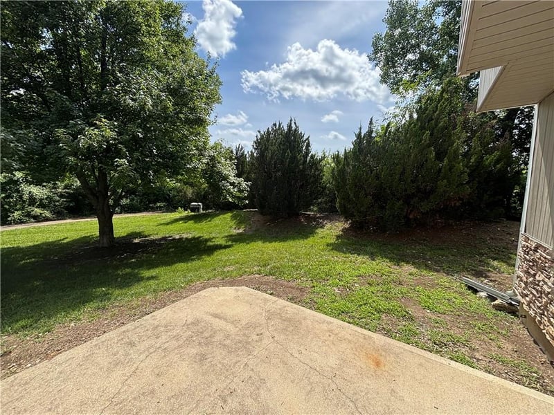 21154 Millridge St, Spring Hill, KS 66083