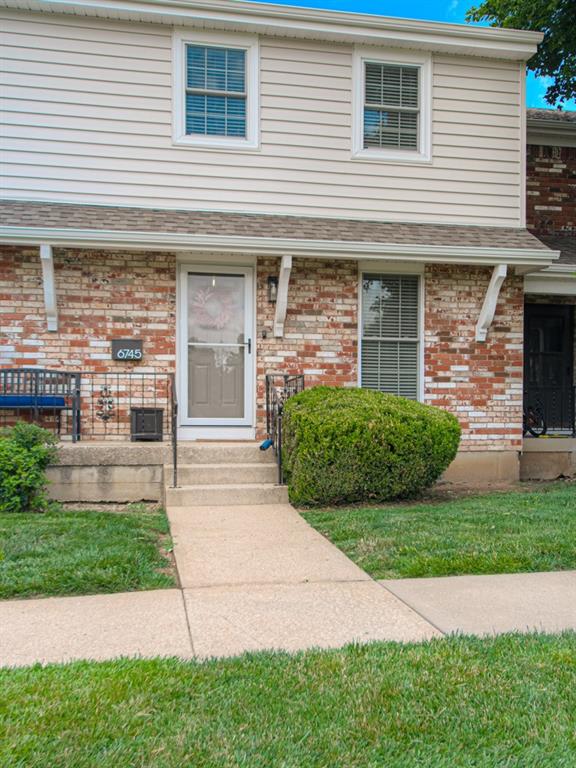 6745 N Askew Ave, Gladstone, MO 64119