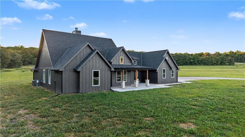 702 NW 1501st Rd, Holden, MO 64040