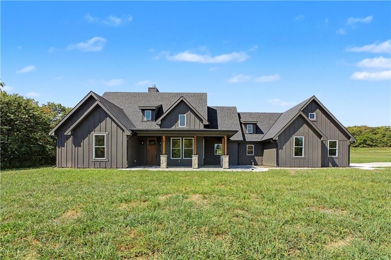 702 NW 1501st Rd, Holden, MO 64040