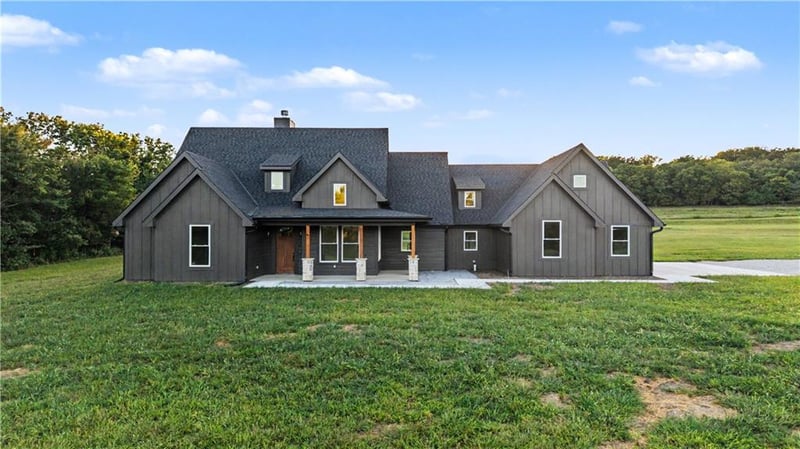 702 NW 1501st Rd, Holden, MO 64040