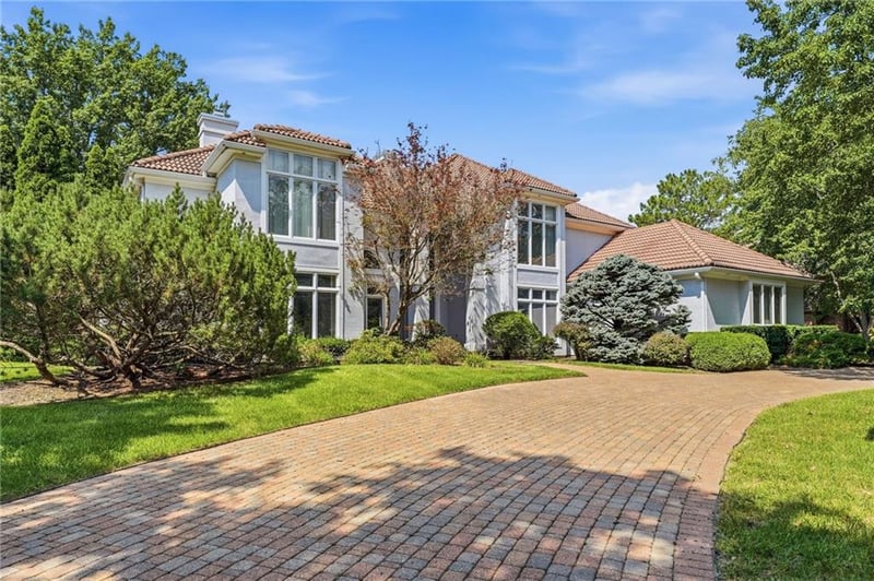 11708 Brookwood Ave, Leawood, KS 66211