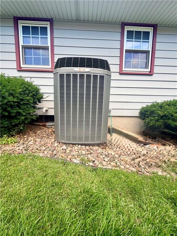 2914 Kimbrough St, St Joseph, MO 64506