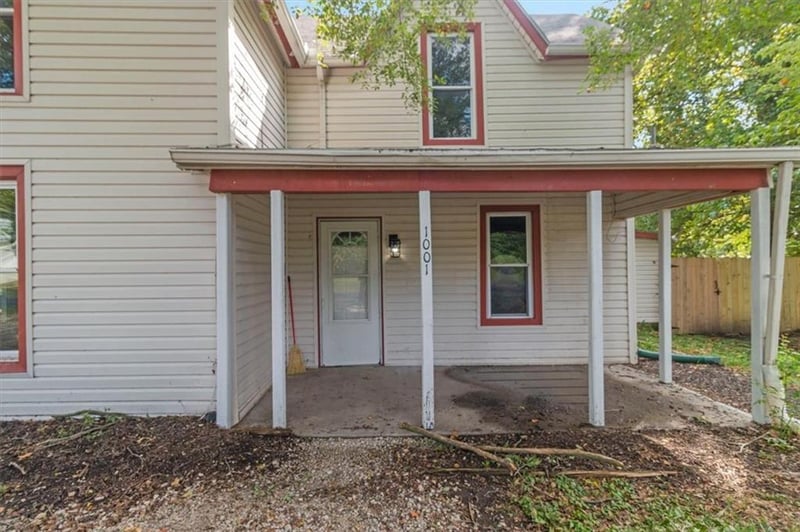 1001 S Main St, Holden, MO 64040