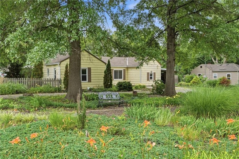900 E 117th St, Kansas City, MO 64131