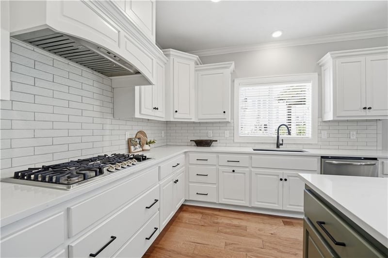 318 NW Ambersham Dr, Lee's Summit, MO 64081