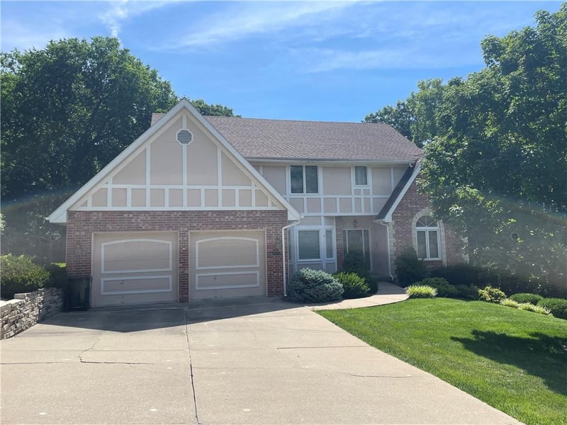 1609 Ridge Rd, Leavenworth, KS 66048