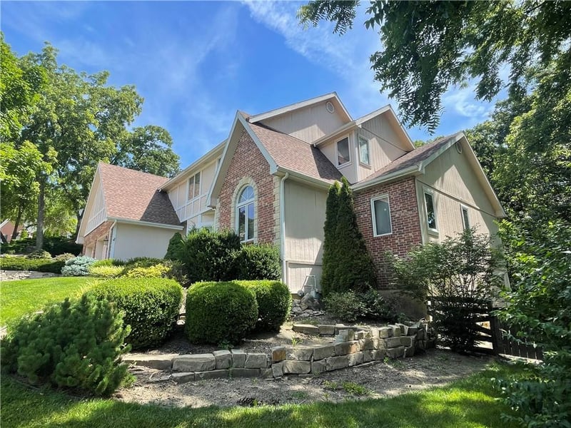 1609 Ridge Rd, Leavenworth, KS 66048