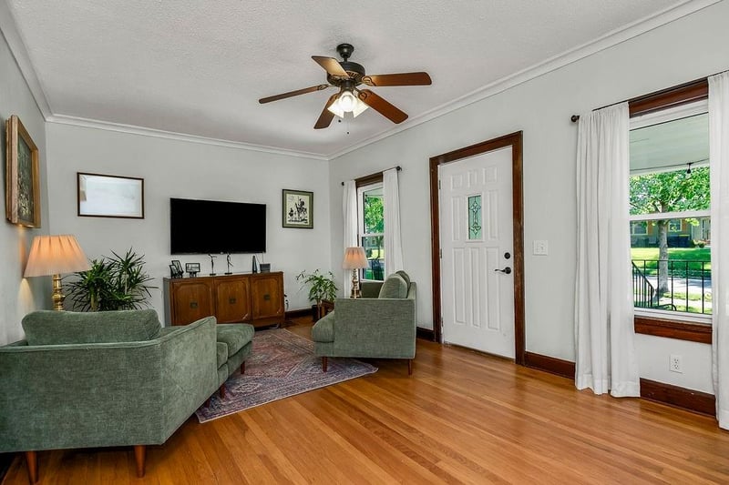 6028 Harrison St, Kansas City, MO 64110